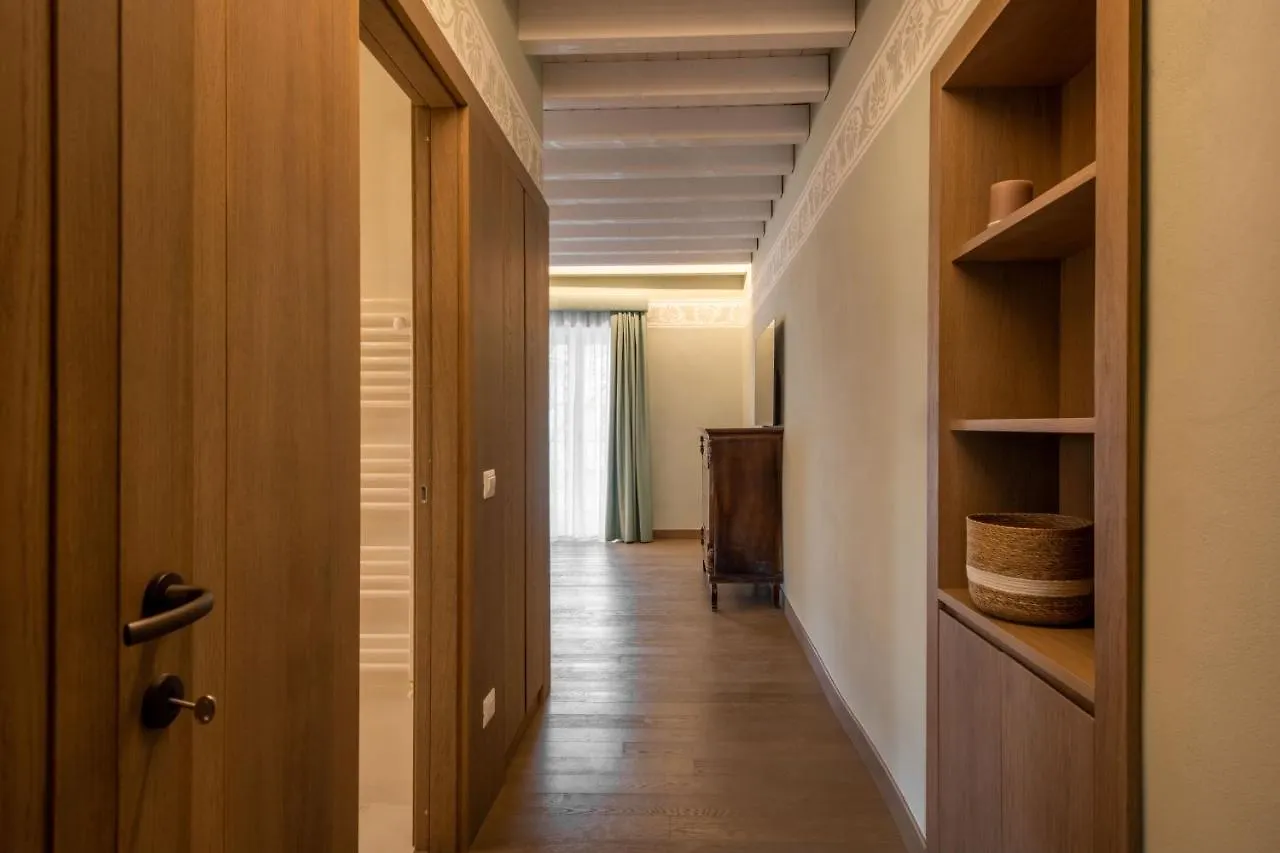 Palazzo De Gregorio Apartments Palermo 0*,  Italia